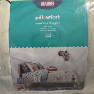 Marvel Superhero face Quilt - Twin bedding